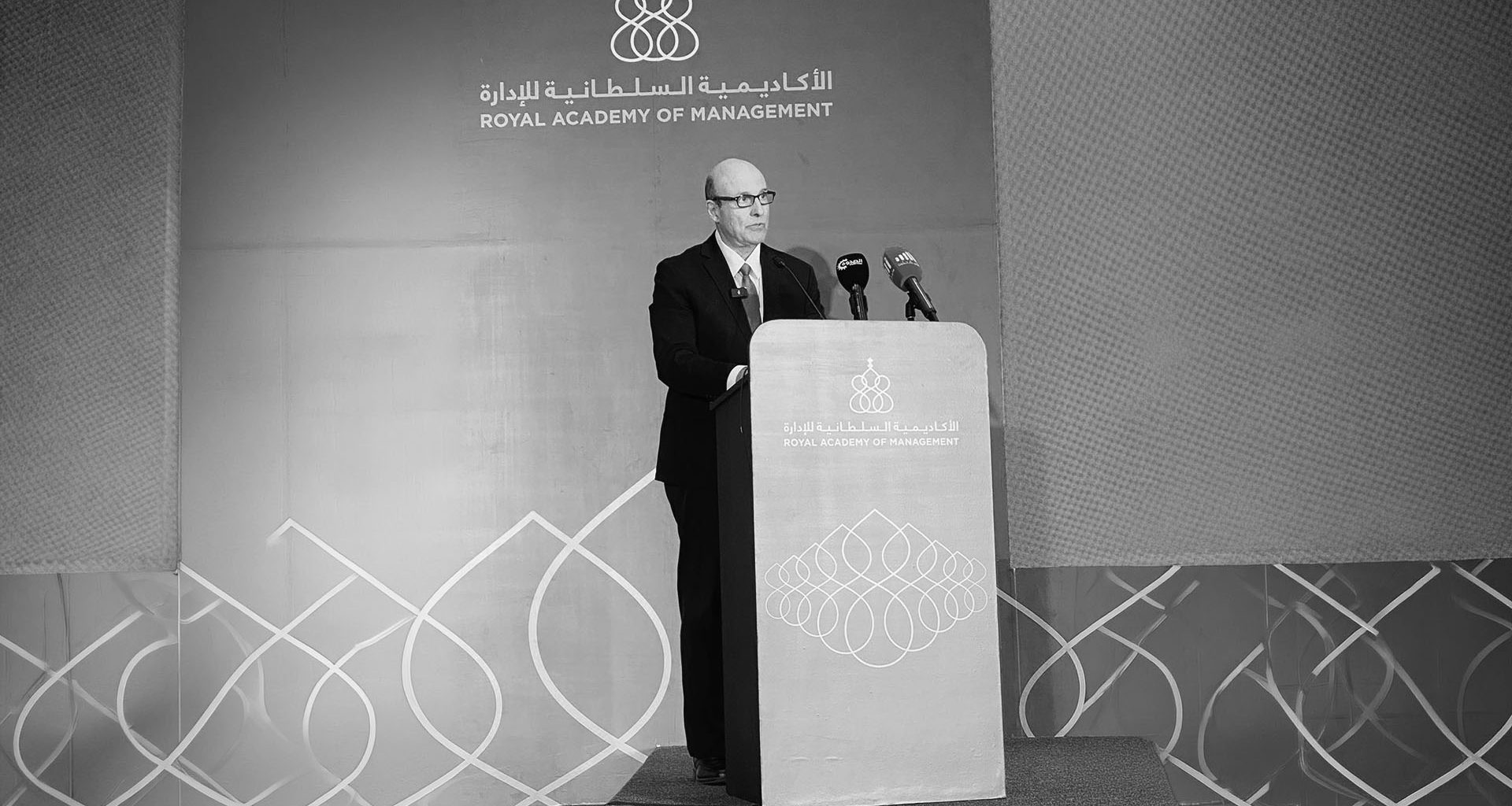 Dr. Luigi A. Pecoraro